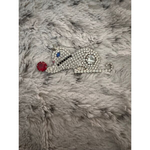 Vintage Dorothy Bauer Signed Silver and Rhinestone Cat w/Yarn Brooch EUC Rare